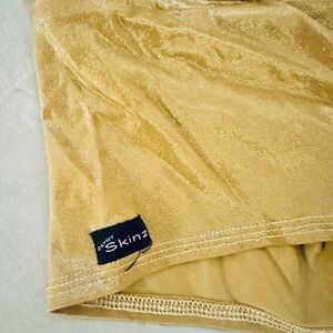 Derby Skinz Gold Shorts Girls Medium EUC